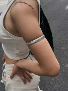 1 件欧美设计熔岩开口臂链，时尚液体流动风格金属臂手链（实际形状扁平，可自由调节）