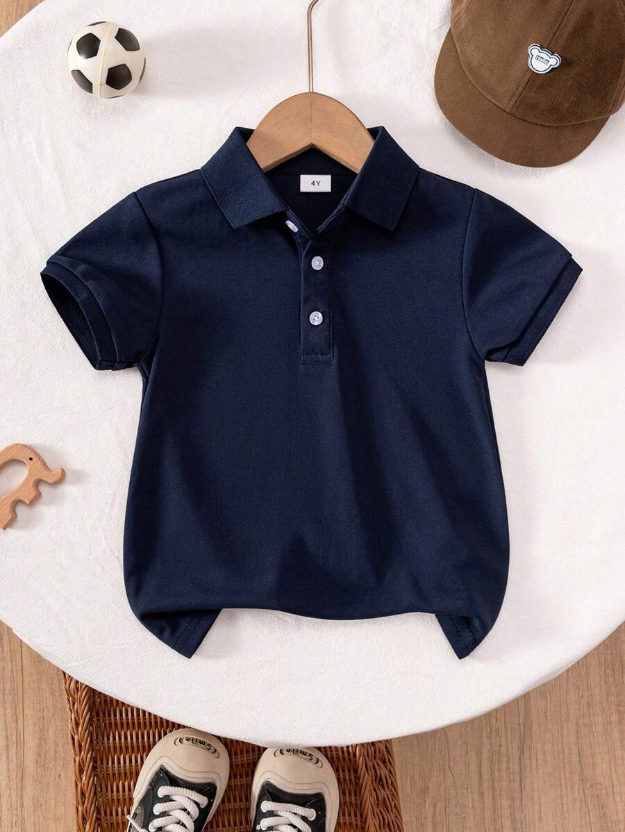 年轻男孩经典红色纯色短袖 Polo 衫，适合日常外出、聚会、演出