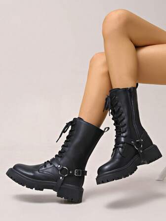 1 par läderstövlar med tjock sula, halvhög vad, svarta, nya motorcykelstövlar för kvinnor, snörning, rund tå, dragkedja, mångsidiga höga stövlar, matchande stil, höst/vinter, fest