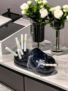 1 件独特的鞋烟灰缸，模拟日常工具设计，适合家庭、办公室、酒店装饰，完美的情人节和新年礼物，春节收藏品