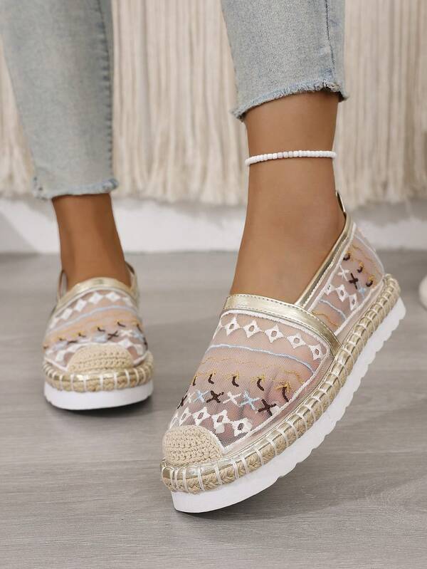 حذاء صياد مستورد من الشبك المطرز بالقش ذو منصة، مناسب للربيع والخريف، بتصميم منسوج فريد يرفع من الأجواء الرومانسية، مريح للارتداء في العطلات والاستخدام اليومي