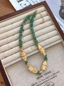 قلادة تعليقة سمكة ذهبية من الحجر الطبيعي والخرزات قطعة واحدة للنساء، مناسبة للسفر والشاطئ والأعمال والاستخدام اليومي