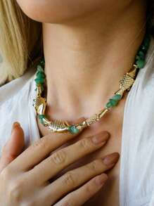 قلادة تعليقة سمكة ذهبية من الحجر الطبيعي والخرزات قطعة واحدة للنساء، مناسبة للسفر والشاطئ والأعمال والاستخدام اليومي