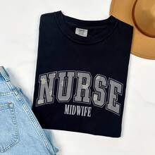 Nurse Midwife Shirt, Nurse Midwife Daisy , Hospital Staff Gift, Nurse Appreciation Shirt, Nursing Student Daisy 220G Cotton T-Shirt – Durable Yet Soft Blending Street, Retro, And Minimalist Vibes – Perfect For Daily Wear, Work, Weekend Outings, Or Lounging – I Gift For Him Or Her, Birthday, Annrsary, Or Just Because - 黑色6 - 查看 1