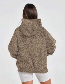 Ythomm Womens Cheetah Print Hoodie Oversized  Graphic Fleece Hooded Sweatshirts Long Sleeve Pullover Tops With Pocket
