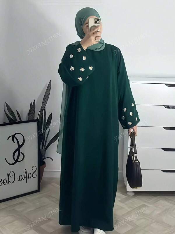 Abito modesto ricamato con margherite, abaya robe per Eid in Arabia Saudita e Dubai, abito da festa di lusso islamico turco per festival