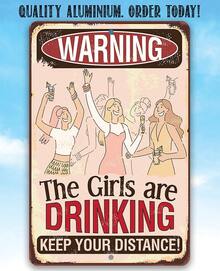 1 Pcs 8" X 12" Funny Bar Sign - Girls Are Drinking Again! Unique Gift For Hen Night. Home Decor Rustic Metal Plaque, Bar Pub Games Room Decor Rustic Style Decor Metal Tin Sign Outdoor Indoor Wall Panel Retro Vintage Mural Gift Ideas Funny Tin Sign Tin Decor Vintage Inspired Wall Poster Men'S Cave Courtyard Garden Wall Decor, Home Decoration, Metal Sign Gift, Wall Art Wall Decor For Home Kitchen Bar Patio Room Garage Retro Tin Poster Plaque 8X12 Inch - 樣式-1 - 查看 3
