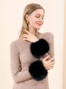 1 Pair Women's Casual Elegant Faux Fur Wrist Cuffs, Suitable For Outdoor, Wedding, Party, Casual Outfit, Winter