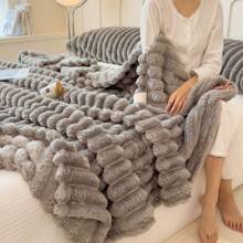 1pc Super Soft Striped Plush Blanket, Christmas Decor, Wide Stripe Faux Rabbit Fur Fleece Blanket, Pink Bedroom Decorative Throw, Milk Plush Flannel Cozy Blanket, Suitable For Halloween, Casual Nap, Office Nap, Room Decor