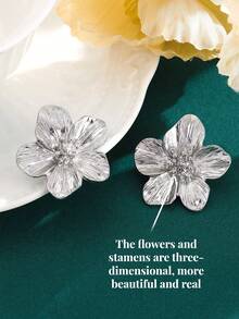 1 Pair Women's Floral Stud Earrings, New Fashionable Versatile Textured High-Quality Accessory Suitable For Daily Wear And Gatherings, Great Gift For Friends - Silver - View 3