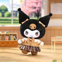 MINISO 黑米校园系列毛绒盲盒（混装），多种校园风格造型随机发货。采用可爱超柔软毛绒材质，是收藏、陪伴、装饰桌面的最佳选择。（1个，随机发货）