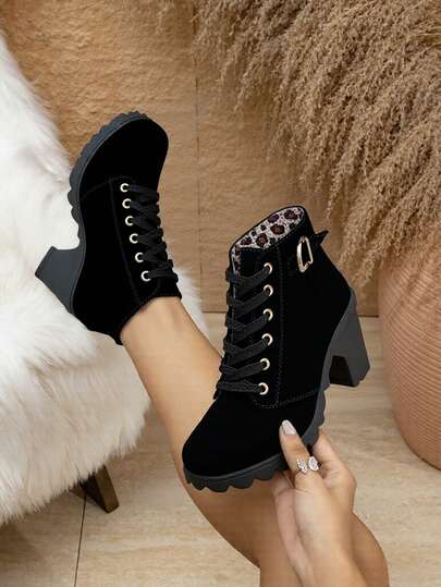 Botas de mujer de tacón alto con cordones, tacón bloque, cierre de cremallera lateral y decoración de cordones, adecuadas para otoño e invierno.