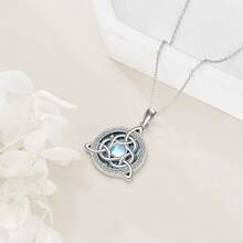 1Pc Exquisite Celtic Knot Moonstone Pendant Necklace Colorful Imitation Mother-Of-Pearl Craft Jewelry With Stainless Steel Chain Fashionable Men And Women  Street Wear Jewelry For Friends And Relatives Birthday Holiday Christmas Gift - 銀色 - 查看 3