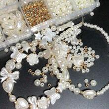 Caja de 800 piezas de cuentas blancas mixtas de ABS con formas variadas y hilos elásticos con acabado pulido para una elegante artesanía de joyas y decoraciones, hacer artículos de joyería hechos a mano y crear cadenas para teléfonos.