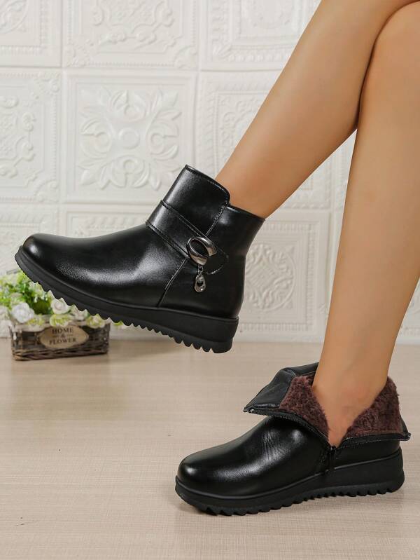 بوت كاحل شتوية للنساء، بطانة دافئة، قاعدة مانعة للانزلاق، سحاب جانبي، رأس مستدير، كعب مسطح، خارج اصطناعي أسود، بوت قصيرة مناسبة للمتوسطي العمر والمسنين في فصل الشتاء