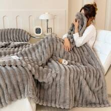 1pc Super Soft Striped Plush Blanket, Christmas Decor, Wide Stripe Faux Rabbit Fur Fleece Blanket, Pink Bedroom Decorative Throw, Milk Plush Flannel Cozy Blanket, Suitable For Halloween, Casual Nap, Office Nap, Room Decor