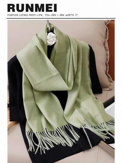 1条女士亮黄色纯色羊绒围巾，带流苏，尺寸30*180厘米，柔软披肩，适合春、夏、秋、冬四季搭配连衣裙。