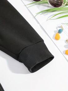 Sudadera vintage para mujeres Carlos Sainz 55 F1 Racing Car - Sudadera suave y cómoda con cordón y bolsillos, ideal para el transporte diario, salidas casuales y uso en invierno/otoño, sudadera casual| Sudadera con Monograma| Sudadera de Tela Suave - Negro - Ver 5