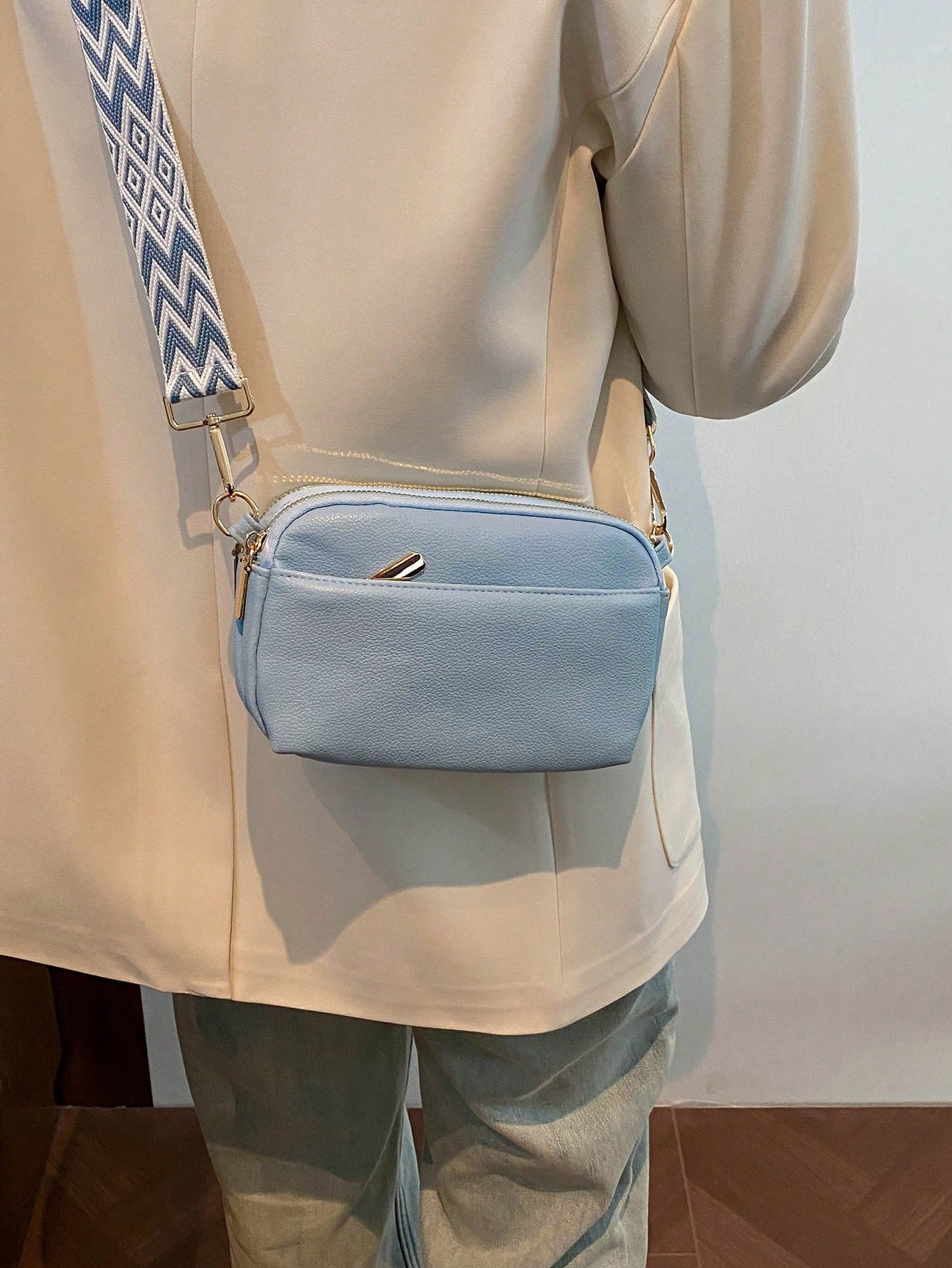 حقيبة كروس بدي صغيرة بسيطة، حقيبة كتف من البولي يو...