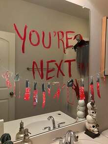 1 Set (1 Pieza con 12 Cuchillos) Pancarta, Decoración de Fiesta de Halloween de PVC Pancarta Sangrienta, Decoración de Guirnalda de Terror, Suministros de Decoración de Tema de Película de Terror para Cumpleaños, Carnaval y Prop de Horror