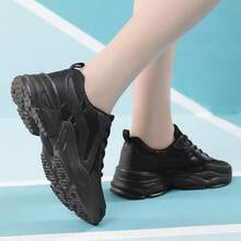 黑色厚底休闲鞋，舒适厚底运动鞋，保暖运动鞋，时尚步行鞋，秋冬