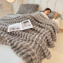 1pc Super Soft Striped Plush Blanket, Christmas Decor, Wide Stripe Faux Rabbit Fur Fleece Blanket, Pink Bedroom Decorative Throw, Milk Plush Flannel Cozy Blanket, Suitable For Halloween, Casual Nap, Office Nap, Room Decor