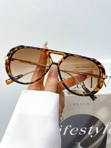 新款时尚复古双梁金属超大镜框眼镜，男女皆宜，适合日常佩戴、户外、节日、派对、街头风格，独特的椭圆形装饰眼镜飞行员形状墨镜