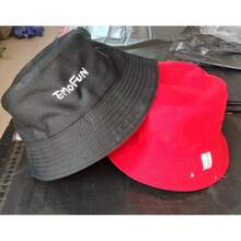 Sun Visor Hats - Letras EMO negras y rojas - Ver 2