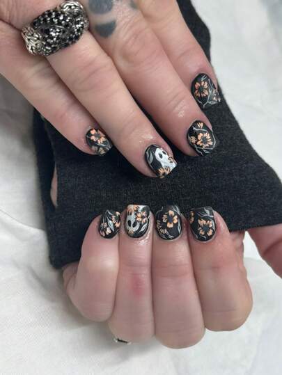 24 Peças de Unhas Postiças Curtas Quadradas Pretas, Flores Laranja e Fantasmas Brancos, Unhas Falsas de Halloween, Unhas Curtas, Suprimentos de Unhas, Unhas Adesivas