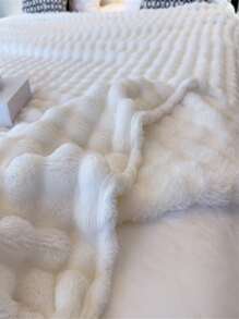 1pc Solid Color Thicken Multi-Purpose Blanket, Sofa Throw, Nap Blanket, Air Conditioning Blanket, Car Blanket, Skin-Friendly, Soft And Comfortable, Suitable For Guest Room, Bedroom And Home Use