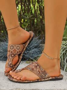 女士夏季波西米亚复古宫廷图案钩环设计平底凉鞋，适合休闲、度假、沙滩和日常外出，家居拖鞋，欧美中东时尚休闲复古向日葵平底凉鞋，复古方头凉鞋 - 米色 - 查看 3