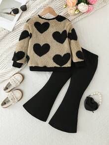 Conjunto de sudadera de cuello redondo con estampado de corazón y pantalones acampanados de unicolor suave para niñas, otoño/invierno - Caqui - Ver 2