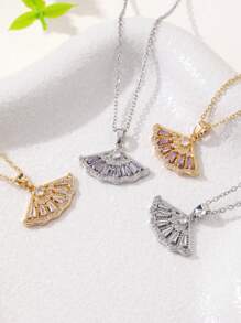 1 件全镶水钻女士项链吊坠，采用长方形和圆形方晶锆石设计，不锈钢链条，优雅扇形奢华吊坠项链，适合日常佩戴、派对，也可作为送给女友的礼物