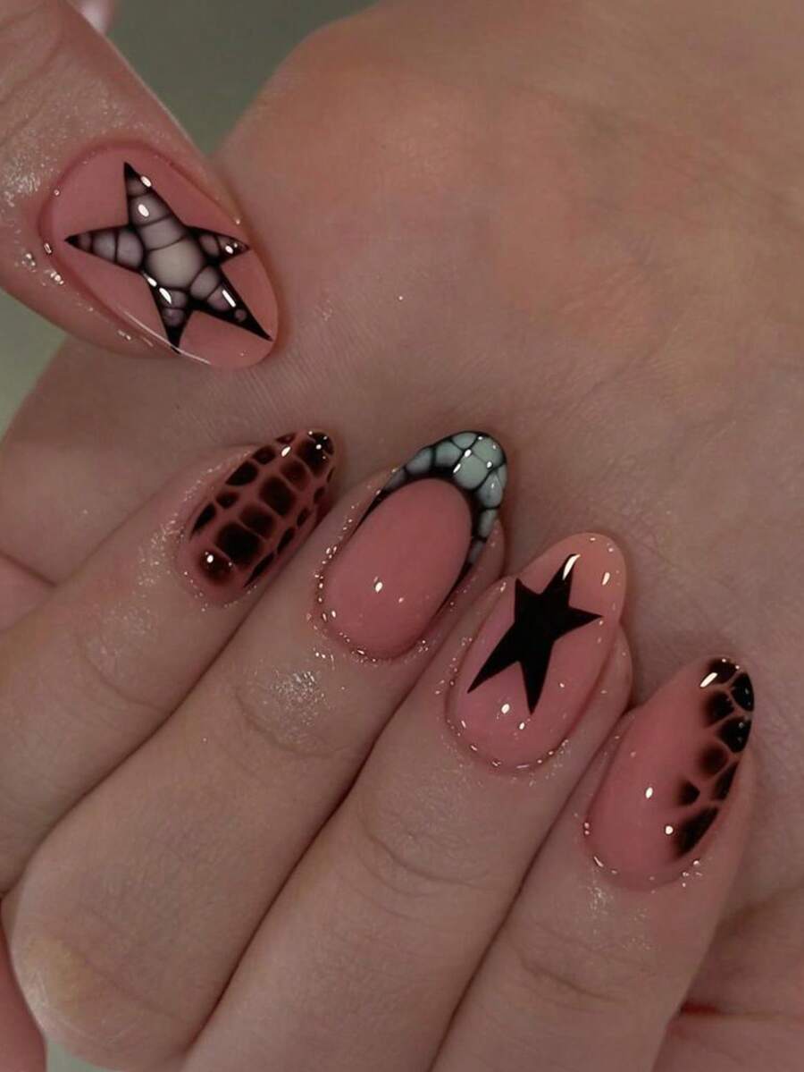 24片椭圆形渐变豹纹法式美甲贴纸，饰有星星和豹纹图案，光泽亮丽，全覆盖式假指甲，适合女性和女孩日常佩戴、约会、派对、秋冬季节。 - 彩色 - 查看 1