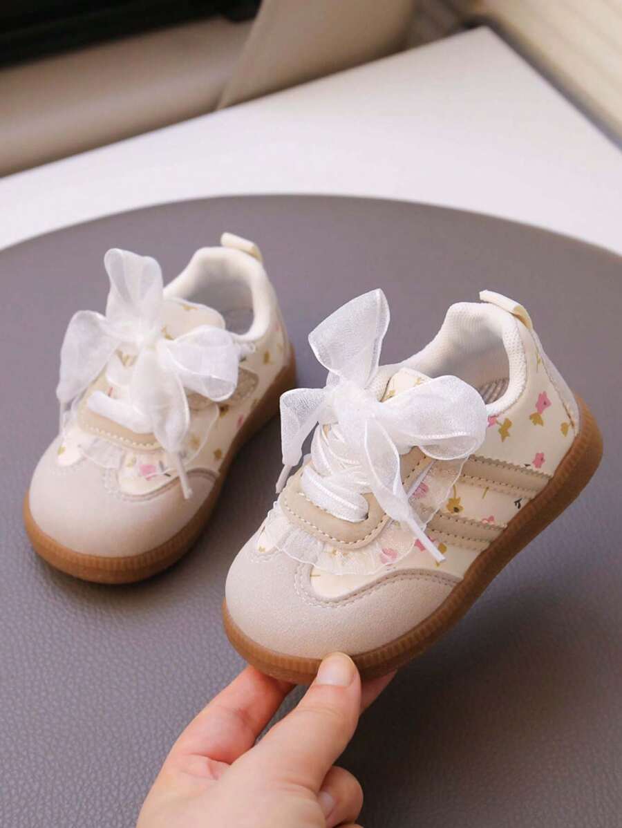 1 Pair Floral Lace Cute Baby Sneakers, Patchwork Soft Bottom Lightweight Casual Shoes For Girls