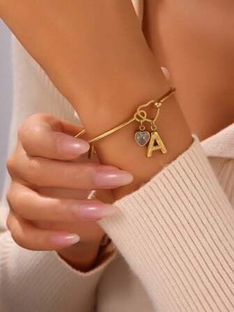 1pc Fashion Stainless Steel Bangle Bracelet With Heart Shaped Rhinestone A-Z Letter Pendant Bracelet Bangle Jewelry For Girls And Women Alphabet Pendant Bangle Birthday Valentine's Day Gift