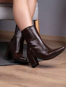 Women's Short Boot With Block High Heel And Pointed Toe - Rỉ Nâu - Xem 1