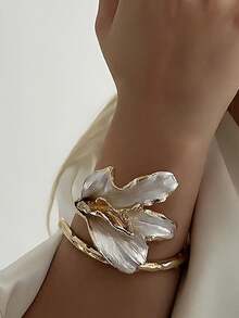 1pc Women's Elegant White Enamel Iris Leaf Bracelet - Gold French Fashion Design, Suitable For Daily And Party Wear, Versatile Jewelry For All Seasons - Gold - View 3