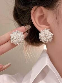 1 Pair Simple Vintage Faux-Pearl Firework Design Earrings, Elegant Luxurious Pearl Stud Earrings With Unique Design, Suitable For Women To Wear For Weddings, Banquets, Daily, Festivals - White - View 2