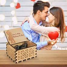 Can't Help Wood Music Box HandOperated Antique Engraved Cute Musical Boxes Gift For Love One Boyfriend Girlfriend Husband Wife Birthday Wedding Day Christmas Day Present - Không thể giúp2 - Xem 5