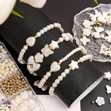 Caja de 800 piezas de cuentas blancas mixtas de ABS con formas variadas y hilos elásticos con acabado pulido para una elegante artesanía de joyas y decoraciones, hacer artículos de joyería hechos a mano y crear cadenas para teléfonos.