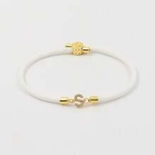 1 Stück modischer, kreativer Armreif mit Kupfereinlage und Zirkonia Initialen zum Selbstgestalten, modisch und exquisit, individuell verstellbar, 26 A-Z englische Nachnamen-Initialen Schmuck, Geschenkschmuck für Feiertage, geeignet für den täglichen Gebrauch von Mädchen