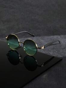 نظارات بإطار معدني وبلاستيكي ذو لونين دائري كامل بطراز جوتيك شامل للجميع، ديكور رجالي للموضة، هدية مناسبة للعطلات الصيفية والشاطئ والعطلات والمناسبات العائلية والحفلات والخروجات - قطعة واحدة من إطار ذهبي وأرجل خشبية متدرجة اللون الأخضر - مشاهدة 1