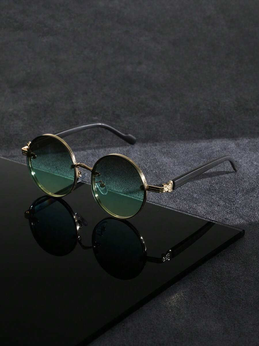 نظارات بإطار معدني وبلاستيكي ذو لونين دائري كامل بطراز جوتيك شامل للجميع، ديكور رجالي للموضة، هدية مناسبة للعطلات الصيفية والشاطئ والعطلات والمناسبات العائلية والحفلات والخروجات - قطعة واحدة من إطار ذهبي وأرجل خشبية متدرجة اللون الأخضر - مشاهدة 1