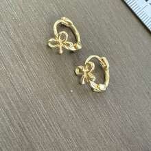 1 Cặp bông tai nơ bằng hợp kim đồng vàng 14K thời trang dành cho nữ, thích hợp để đeo hàng ngày, nhỏ nhắn và dễ thương (Tay nghề thủ công được cải tiến, vui lòng thắt nhẹ nhàng, chất liệu hợp kim đồng mềm và có thể dễ bị biến dạng) - Bạc - Xem 7