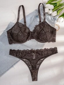 1 套女士纯色蕾丝钢圈加大码文胸套装，提升型