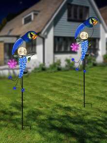 Solar Parrot Garden Lawn Lights, Outdoor Decorative Small Statue Stakes Suitable For Courtyards, Lawns, Gardens, And Pathways.