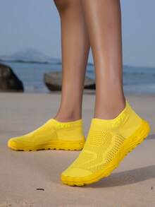ZVB Barefoot-Friendly Water Shoes, Soft-Soled Women's Beach Shoes For Swimming, Diving, Outdoor Quick-Dry Summer Sandals, Fishing Water Shoes, Non-Slip & Breathable - 黃色 - 查看 6