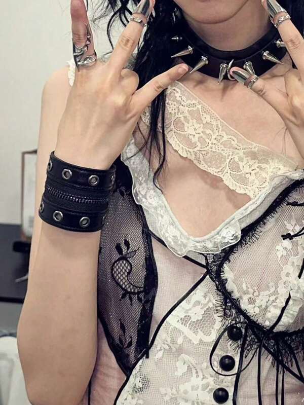 Gothic Punk Leather Bracelet Zipper Punk Rivet White Wrap Bracelets Bangle Button Black Wristband Women Fashion Accessories