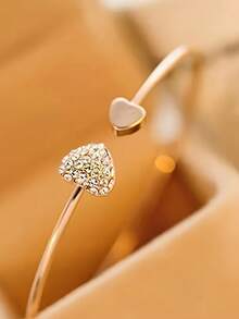 1pc Minimalist Rhinestone Heart Shaped Open Bangle Bracelet (No Gift Box)